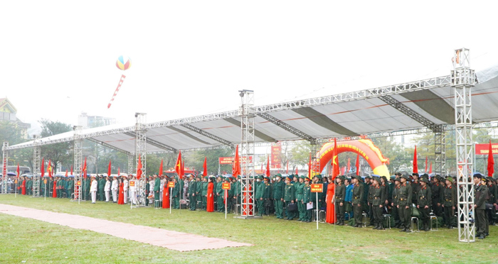 Phó Bí thư Thành ủy Hà Nội Nguyễn Văn Phong dự lễ giao, nhận quân tại huyện Chương Mỹ